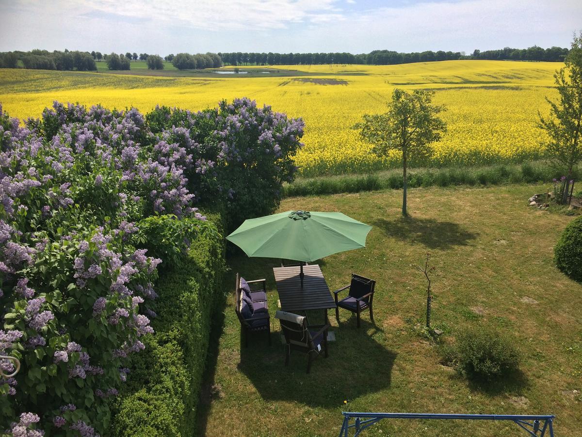 Garden Mellan Slotten Svarte 外观 照片